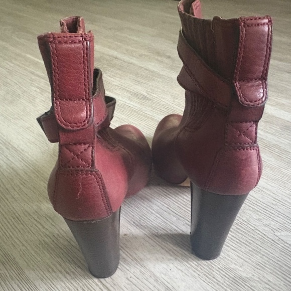 BCBG Maroon boots - Picture 3 of 4
